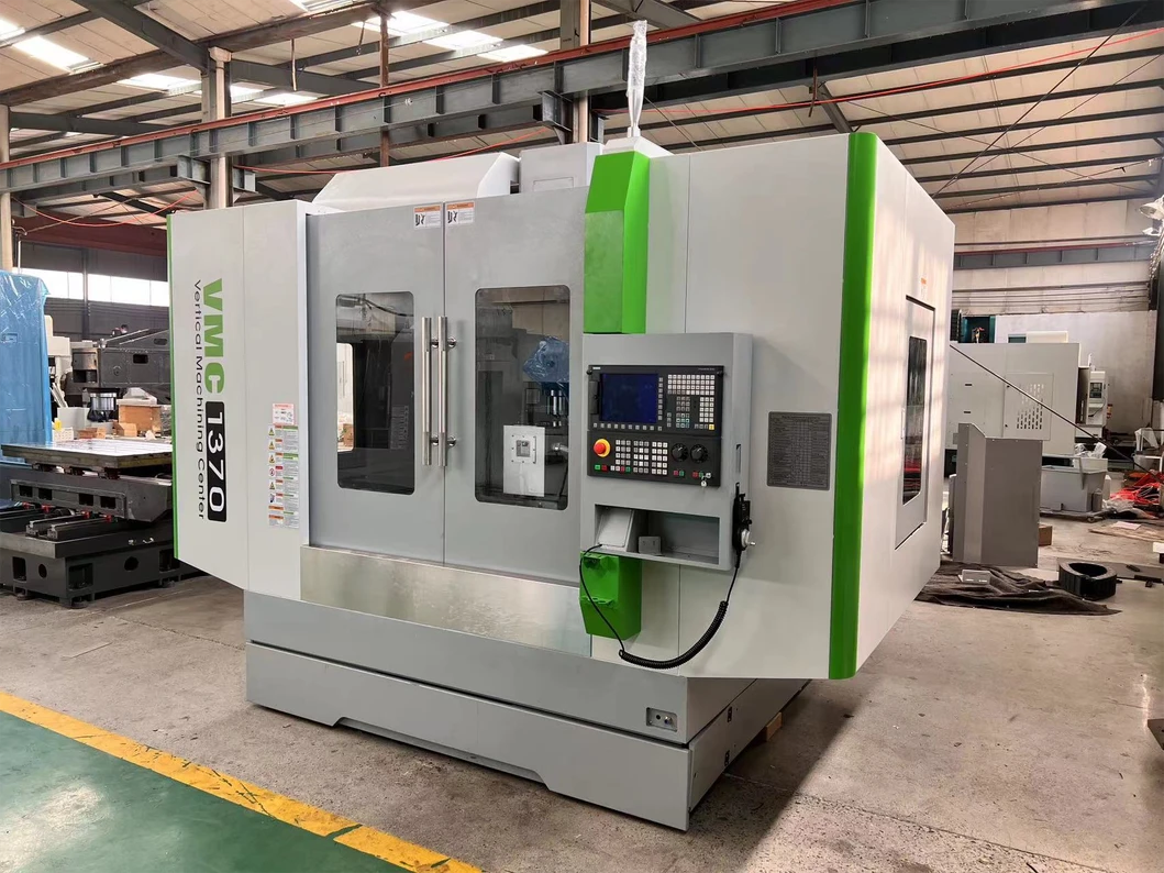 Centro de Mecanizado Vertical de Alta Precisión Vmc1370 para Uso Industrial