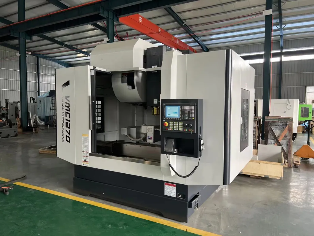 Centro de Mecanizado Vertical de Alta Precisión Vmc1370 para Uso Industrial