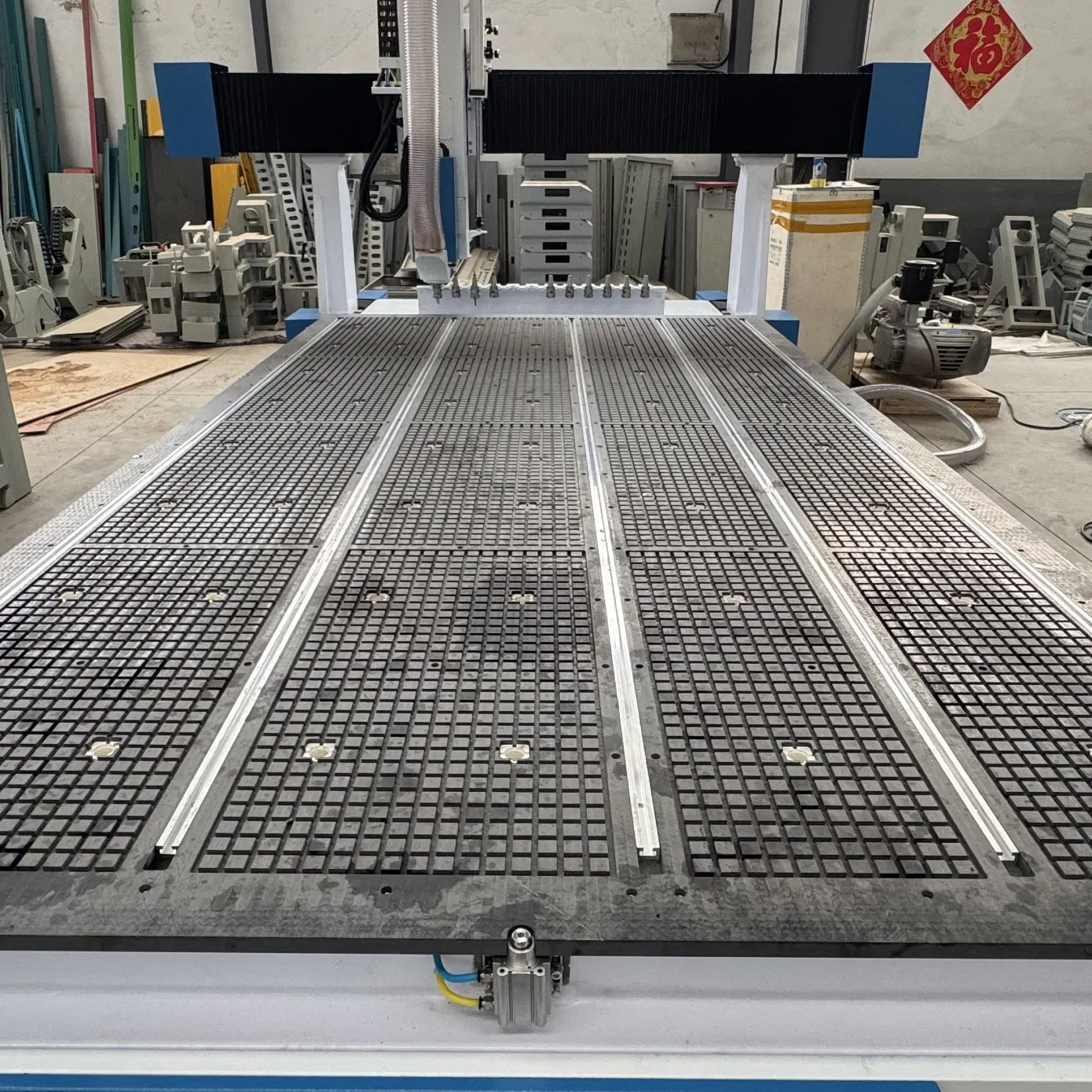 Centro de Mecanizado CNC Industrial de Madera 4-Axis con Motor Servo de Revista 12-Tool Diseñado para la Industria del Mueble