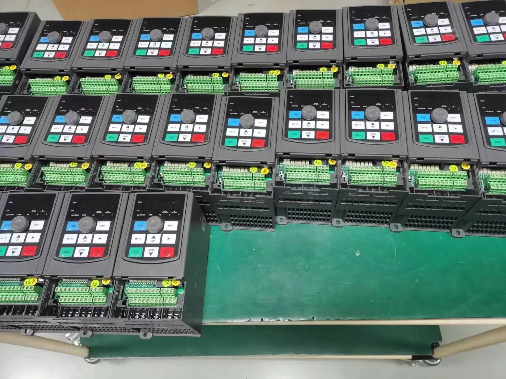 LC630 Serie VFD Drive Directo de Fábrica VFD Drive Convertidor de Frecuencia VFD 220V Monofásico a 3 Fase 220V 0.4kw-5.5kw Inversor