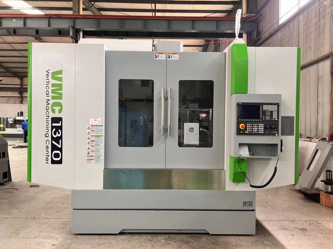 Centro de Mecanizado Vertical de Alta Precisión Vmc1370 para Uso Industrial