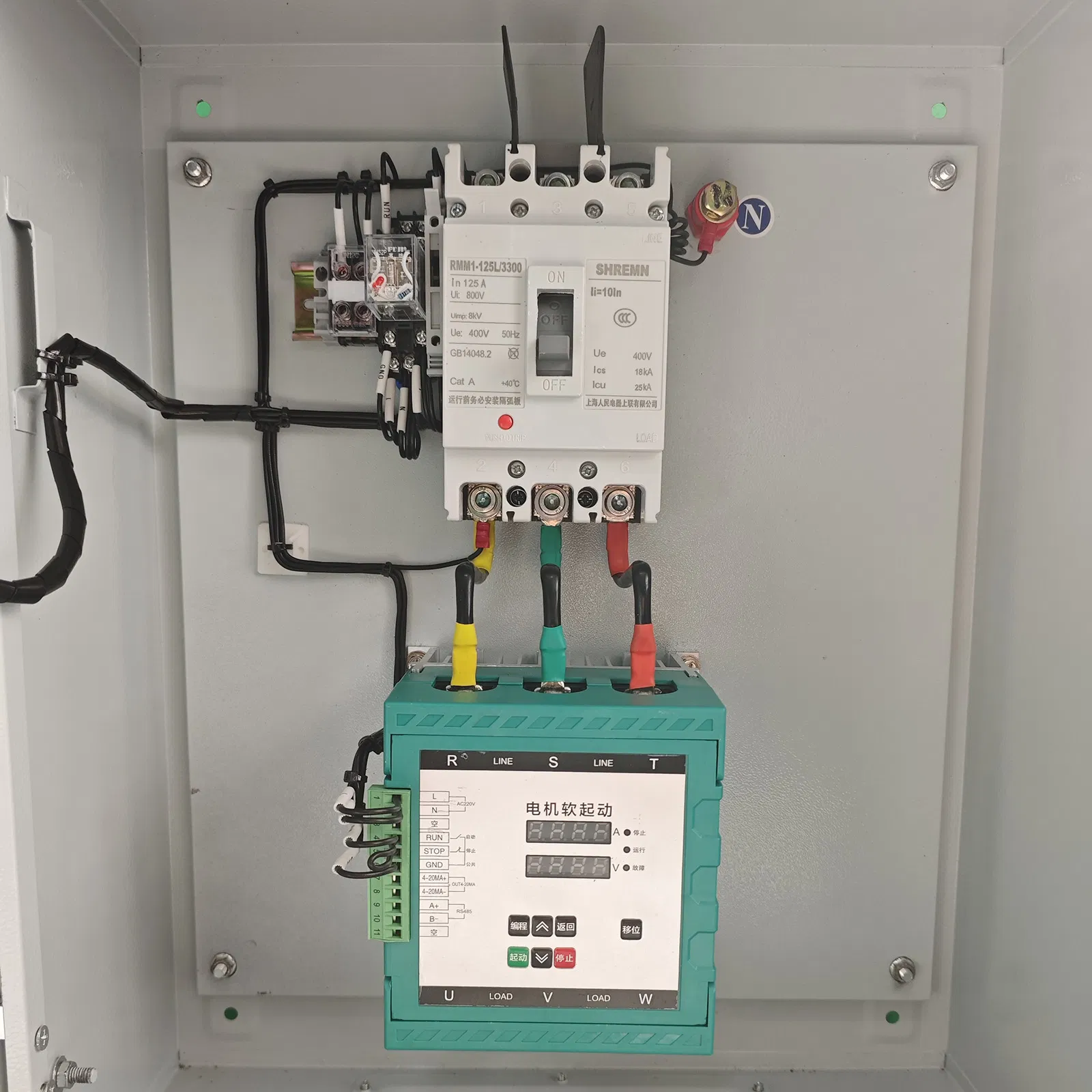 Armario de control de arrancador suave con PLC SCR para bombas y ventiladores industriales