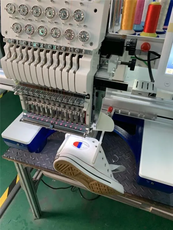 Wy1502CH Máquina de bordar Industrial Feiya 2 Camisas Sombrero Precio con 15 Agujas