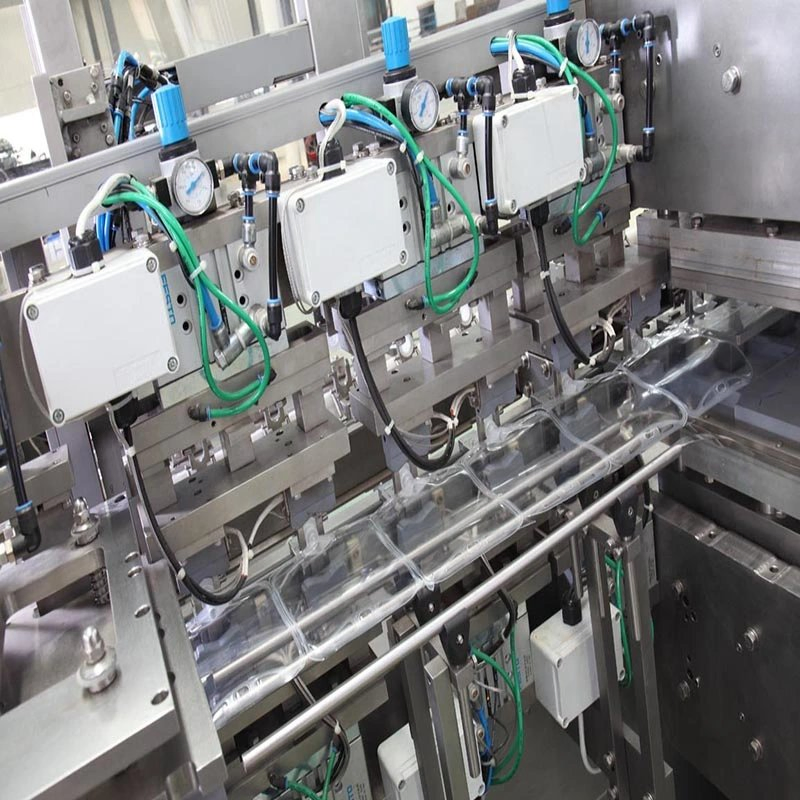 Planta de fabricación de infusiones intravenosas inteligentes con máquina de llenado de bolsas suaves de PVC