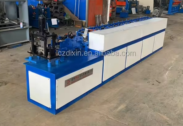 Máquina de fabricación de lamas de persiana enrollable personalizada automática de forma en Zimbabwe, máquina de conformado de tiras para puertas enrollables