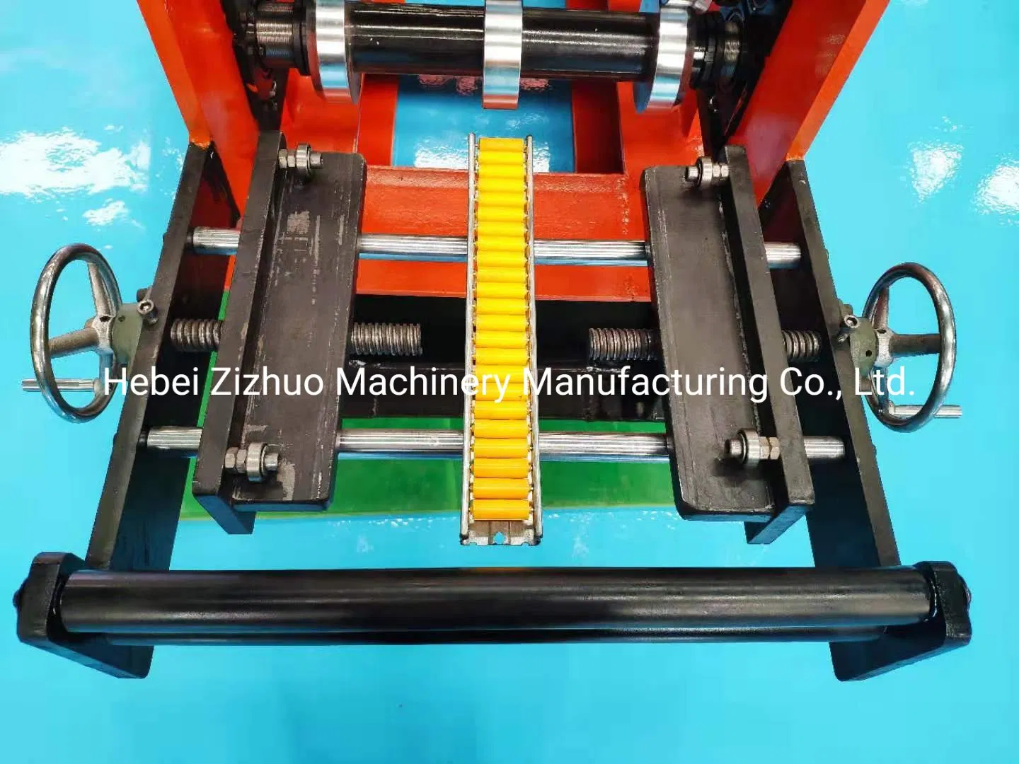 Máquina de formación en frío para hacer chapa de cubierta de acero galvanizado para el remate de tejados precio