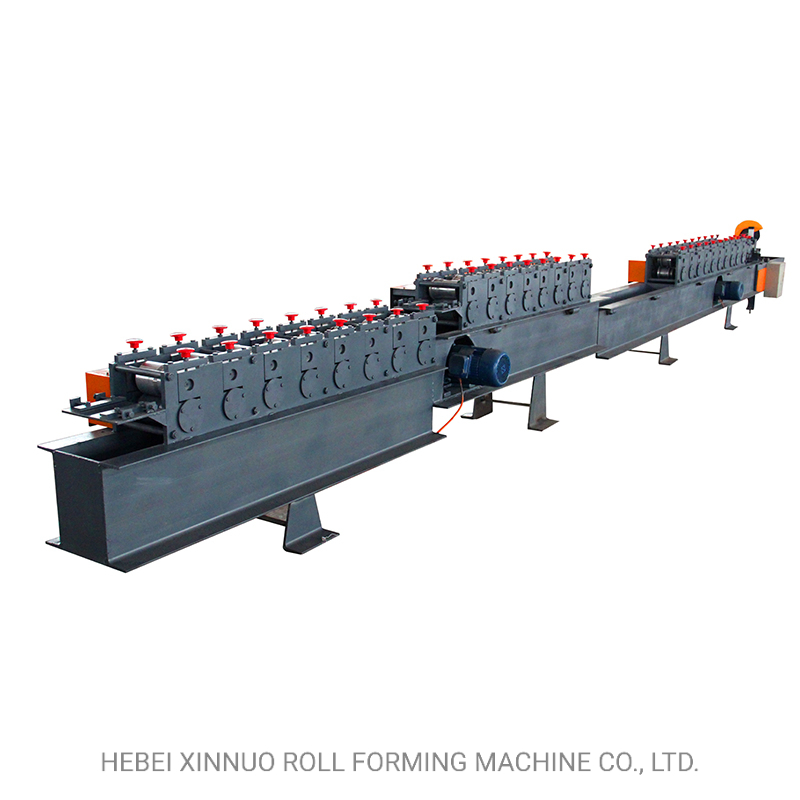 Línea de producción de máquina formadora de rollos de lamas de puerta enrollable de garaje de acero metálico PU fabricada en China