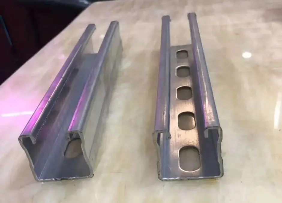 Máquina de conformado en frío de alta calidad utilizada para fabricar soportes de estructuras fotovoltaicas de paneles de energía solar