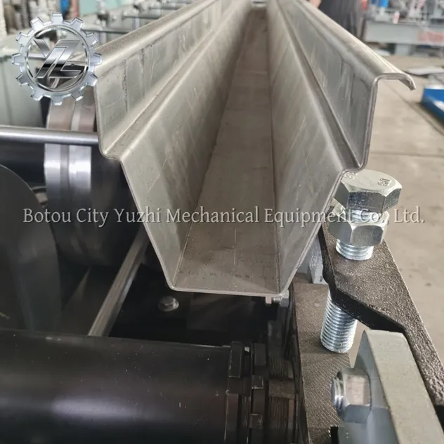 Máquina de conformado de rodillos de canalón en estilo V fotovoltaico