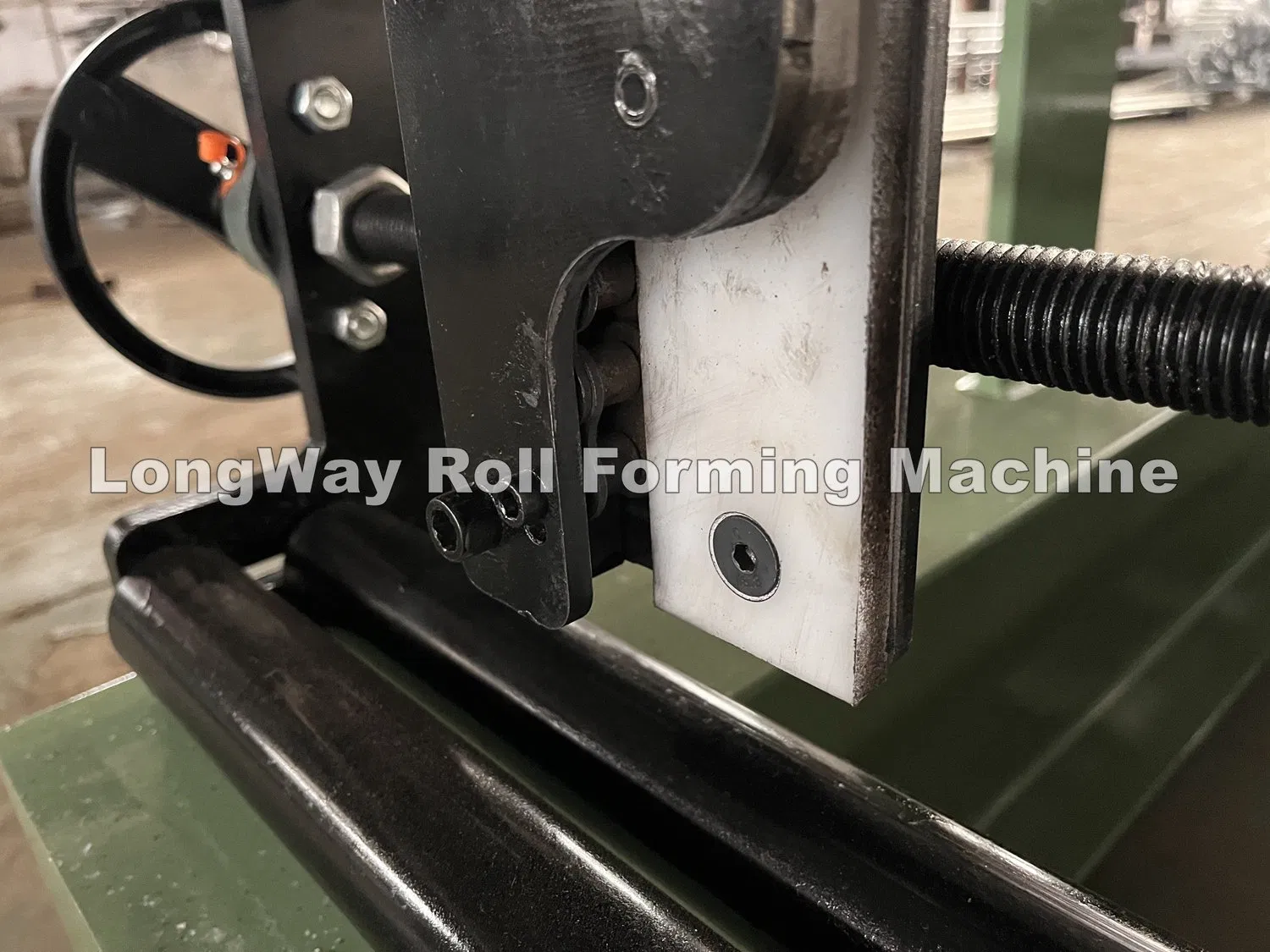 T32 Máquina de formación de paneles de chapa de acero galvanizado trapezoidal para techos de perfil