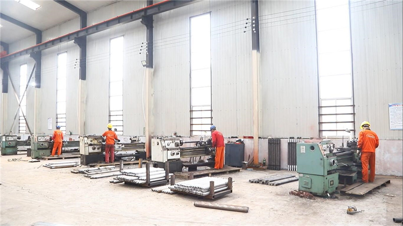 Acabado grueso inicial de componentes metálicos en Nash Machinery