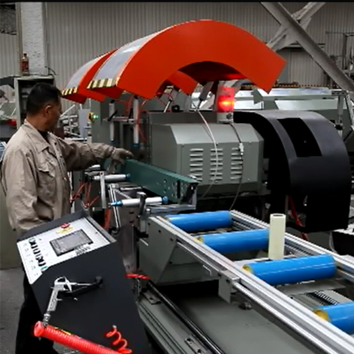 Sierra de corte para puerta de garaje, sierra de inglete de doble cabezal CNC, sierra digital para corte de aluminio, máquina de corte a entalla de perfil de aluminio