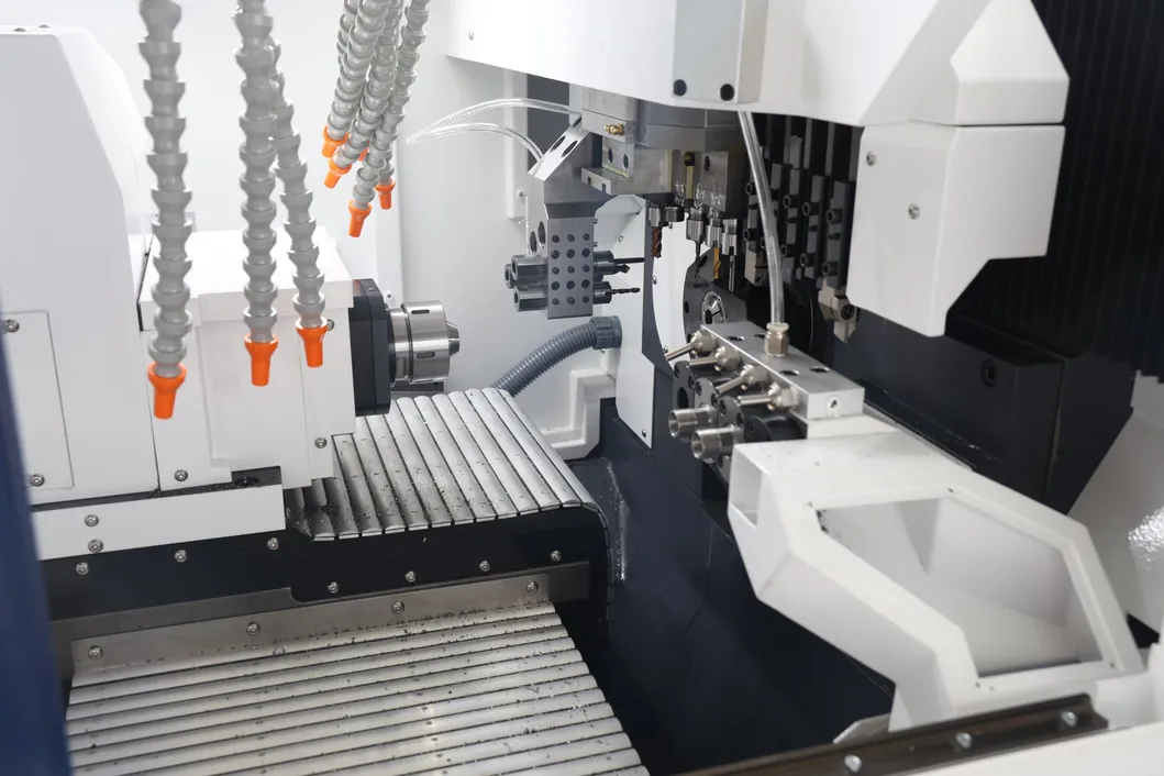Torno Suizo CNC Foto 7