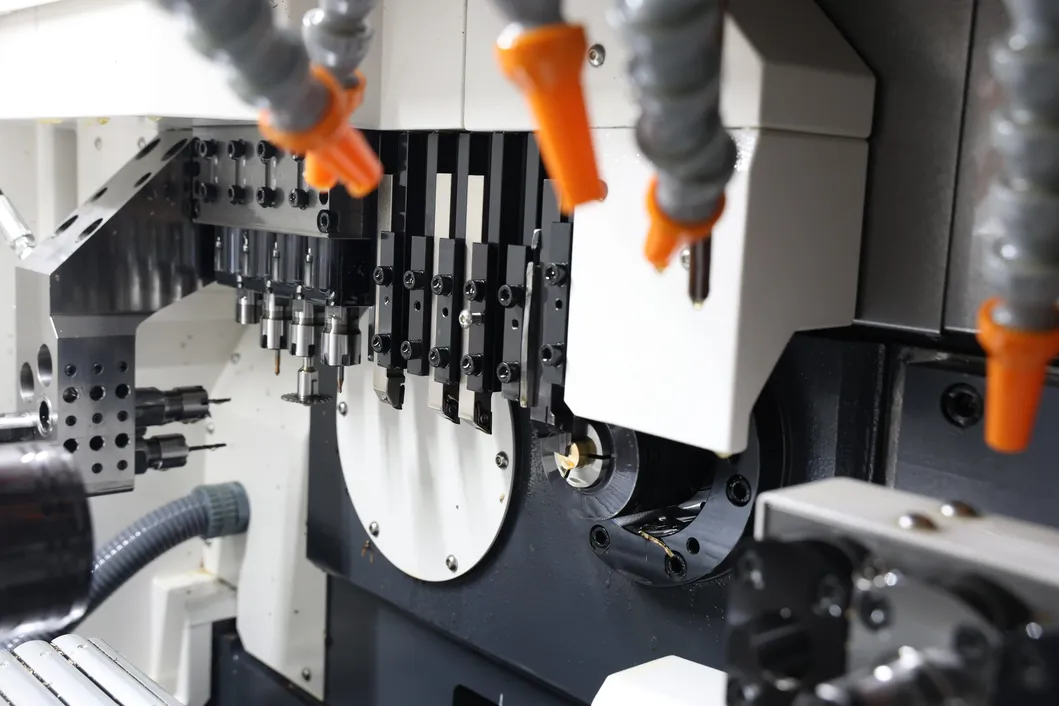 Torno Suizo CNC Foto 10