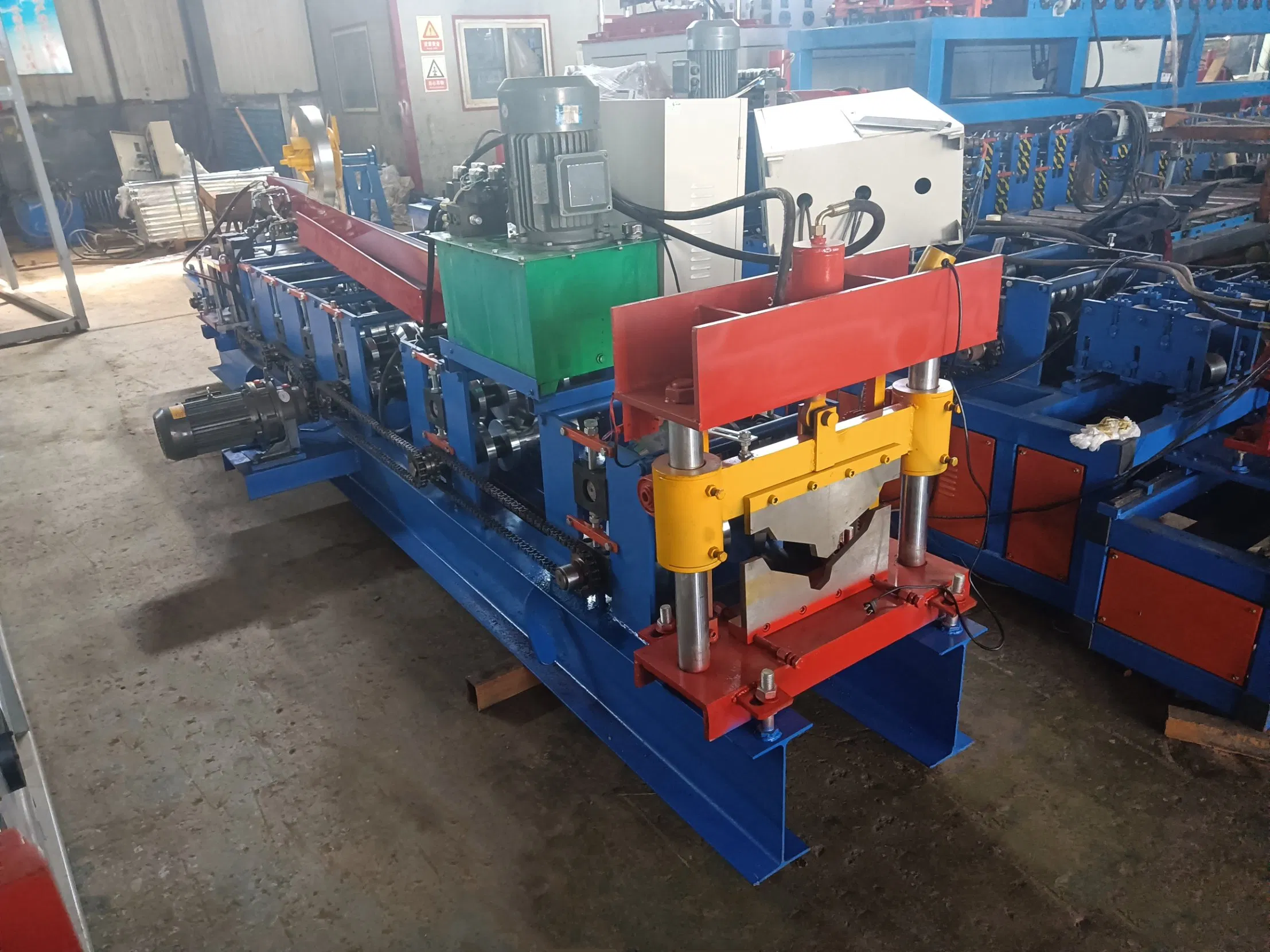Precio de fábrica 2024 Máquina de fabricación de tejas metálicas de cresta en oferta, máquina de fabricación de techos de alta calidad