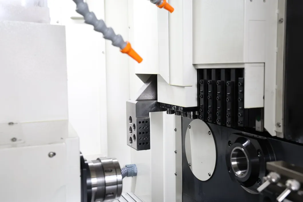 Torno Suizo CNC Foto 2