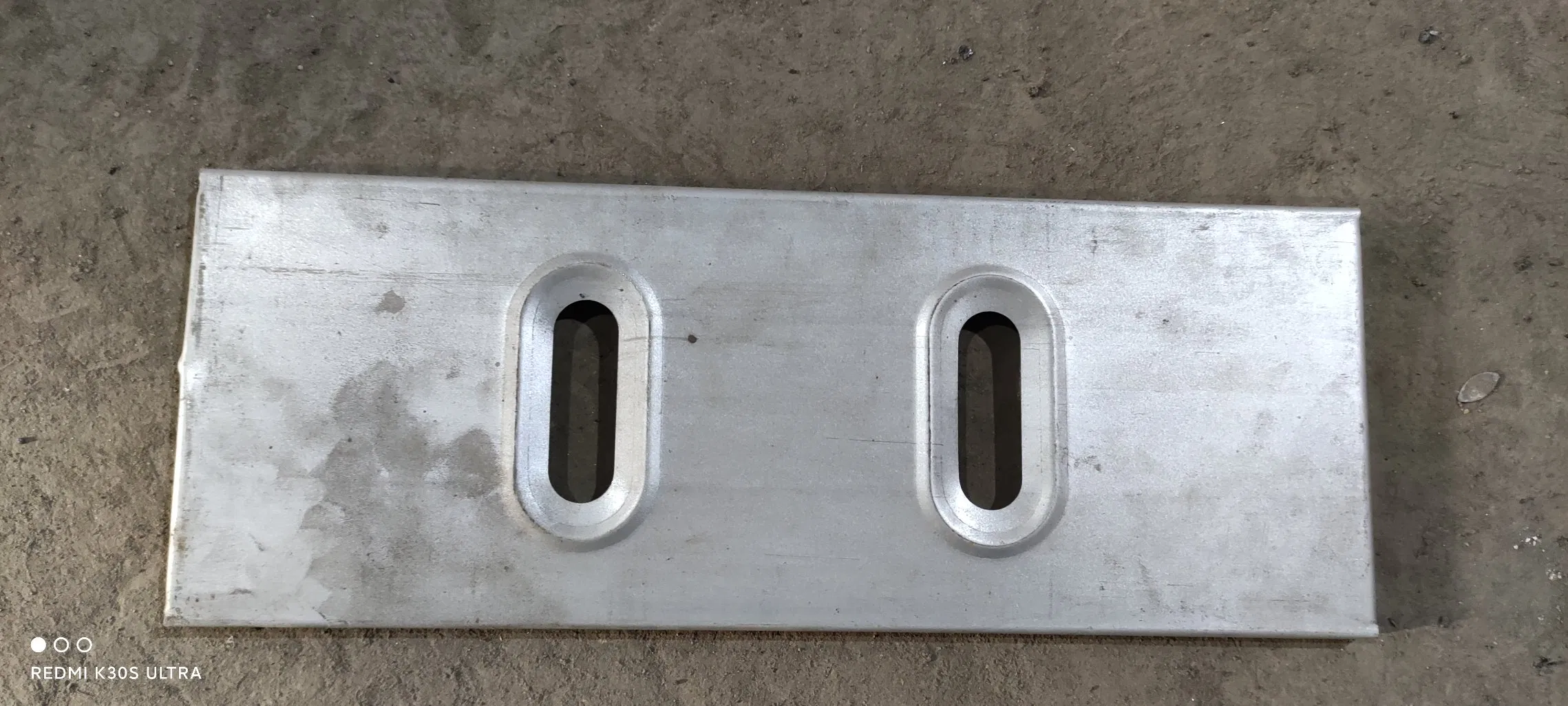 Máquina de conformado en frío para cubrir bandejas de cables automáticas