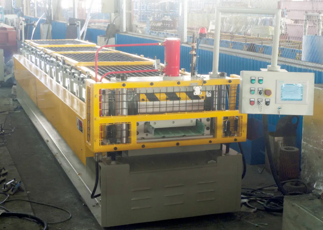 Máquina de conformado de paneles de techo metálico de costura de pie con bloqueo de snap móvil SSR en venta