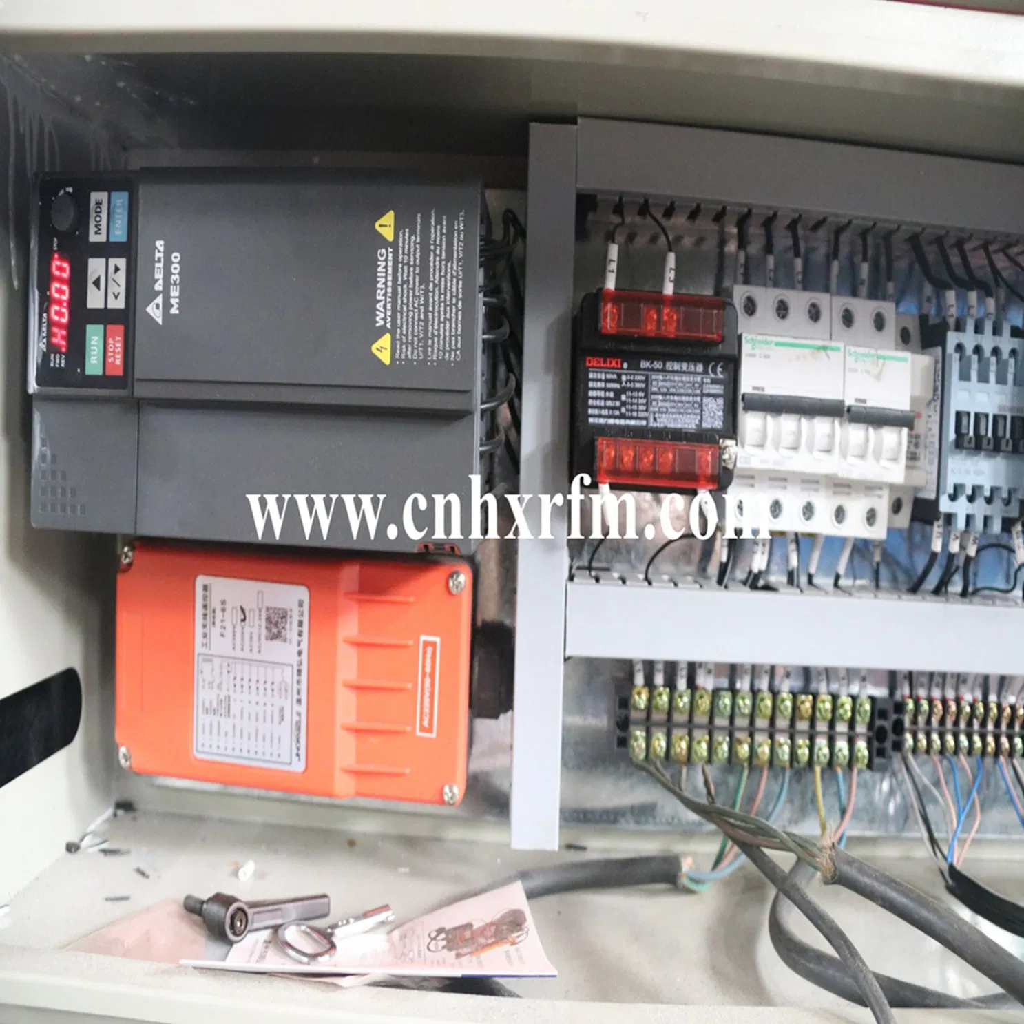 Máquina de Fabricación de Perfilado de Láminas de Techo de Acero Galvanizado de Aluminio Zinc Totalmente Automatizada PV4