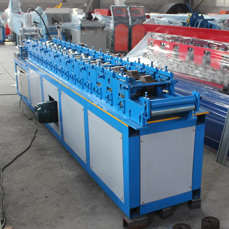 Máquina automática de persianas enrollables de metal frío de acero para fabricar lamas de puertas enrollables