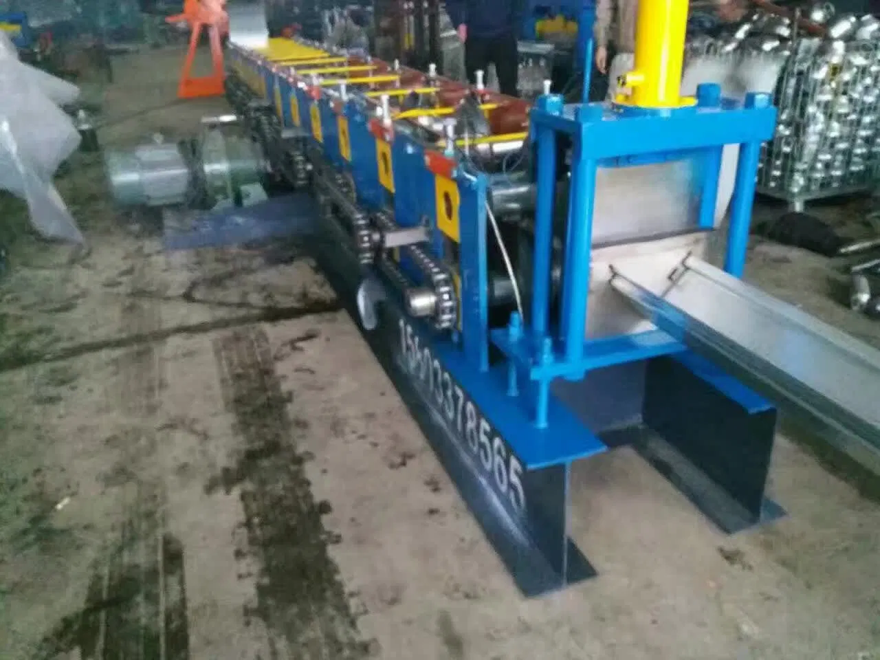 Máquina para fabricar tejas de cumbrera de metal para paneles de techo de doble capa, máquina de conformado en frío para tejas de cumbrera de acero galvanizado