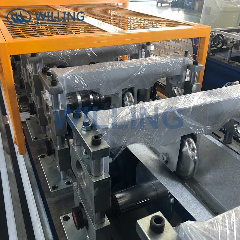 Nueva máquina de formación de tejas de acero para techos y paredes con capuchón de cresta, incluyendo motor, rodamiento, bomba, engranaje, caja de cambios, motor y rodillo