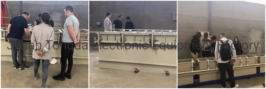 Clientes visitando la planta de fabricación