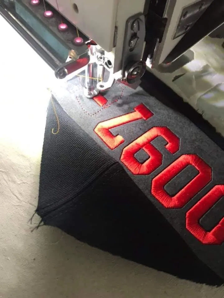 Wy1502CH Máquina de bordar Industrial Feiya 2 Camisas Sombrero Precio con 15 Agujas