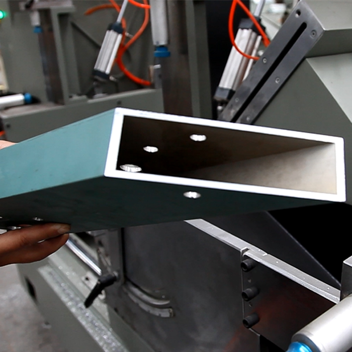 Sierra de corte para puerta de garaje, sierra de inglete de doble cabezal CNC, sierra digital para corte de aluminio, máquina de corte a entalla de perfil de aluminio