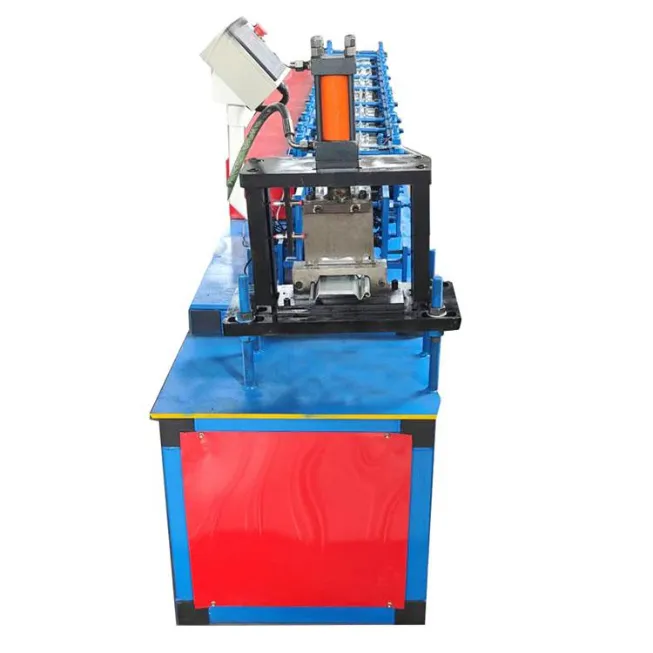 Máquina de formación de rollos de puertas enrollables automáticas para garajes aislados 2