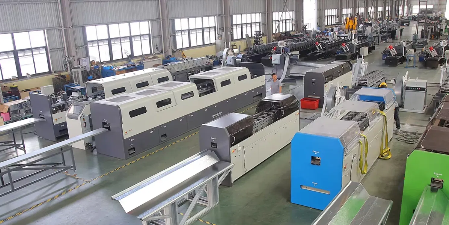 Máquina de conformado en frío para la fabricación de canal de rodillo de soporte de panel solar con soporte de acero en forma de C