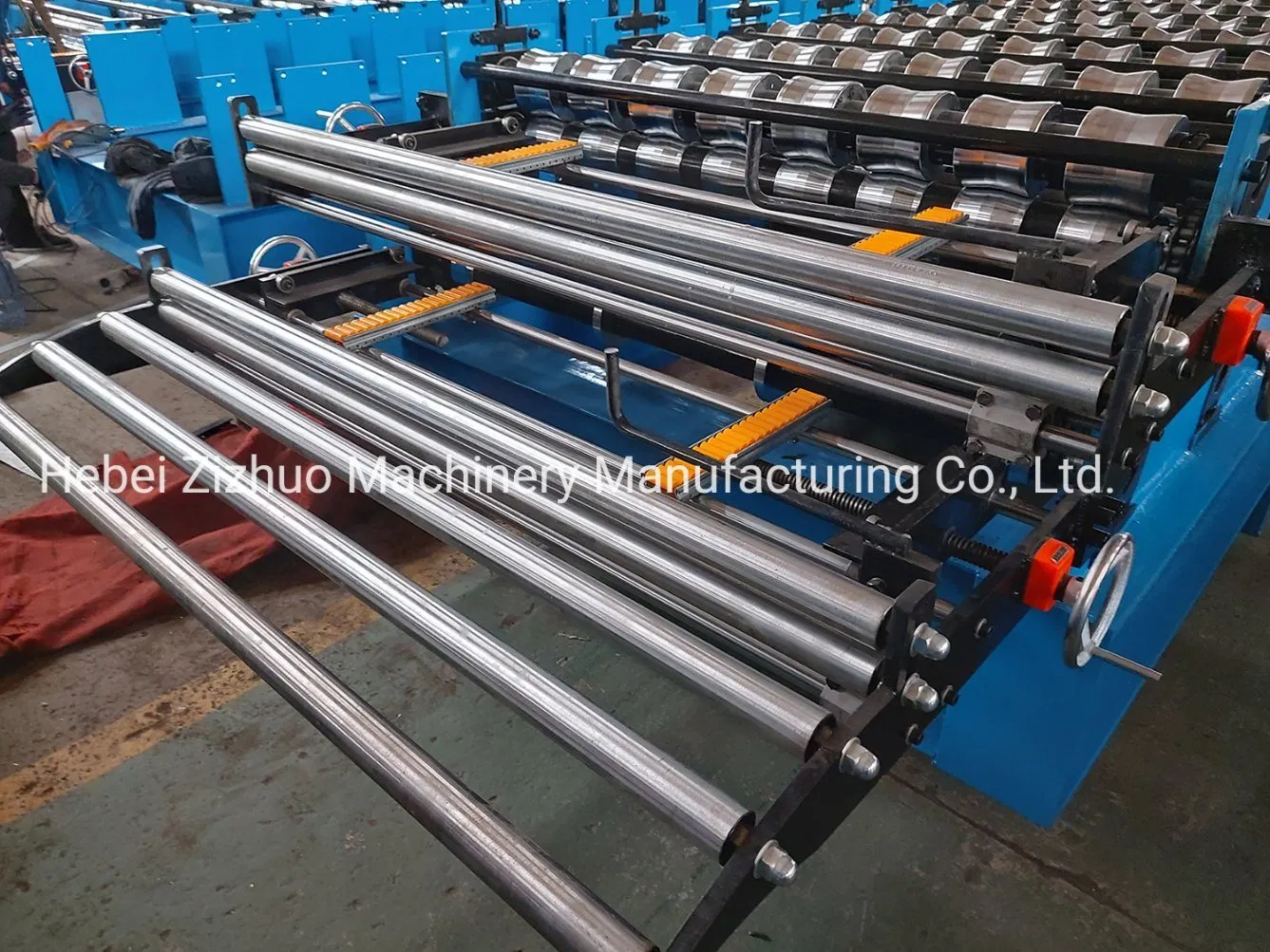 Máquina de formación en frío para hacer tejas de metal galvanizado de doble capa de acero PV4-Ondulado con perfil de caja para techos en Chile