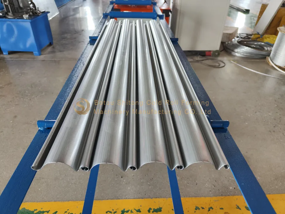 Máquinas de formación en frío para lamas de puertas enrollables de zinc galvanizado de metal en Zimbabwe