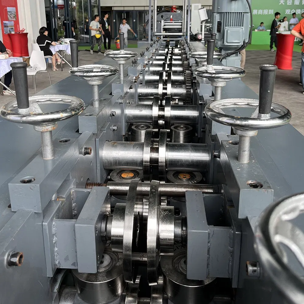 Máquina de conformado en frío de canal de soporte fotovoltaico en C para paneles solares Unistrut