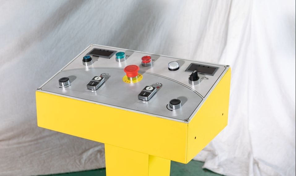 Máquina de doblado de tubos cuadrados y canales con rodillos hidráulicos para componentes de barandillas de acero inoxidable