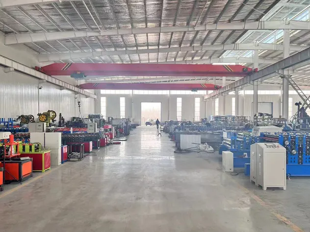 Máquina de formación de rollos de canalones sin costura compatible con bajantes