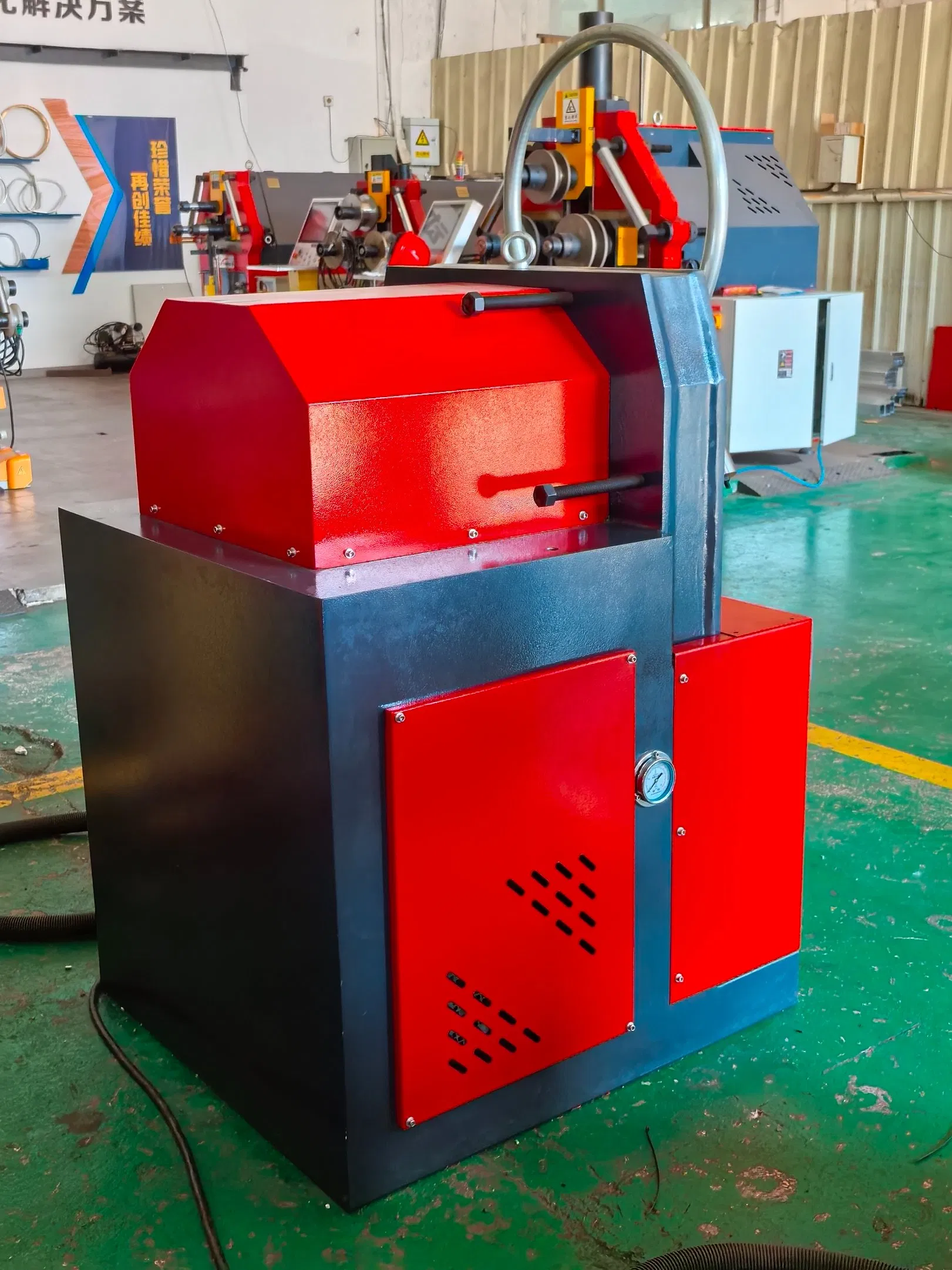 Máquina de doblado de perfiles hidráulicos para tubos y barras de acero inoxidable, formadora para barandillas de balcón y piezas de aluminio