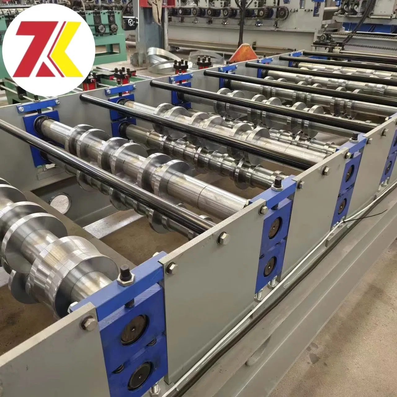Panel de Techo Zhongke 1000 Omán 380V 8kw Máquina de Formado de Rollos de Hoja para Material de Construcción de Casas y Fábricas