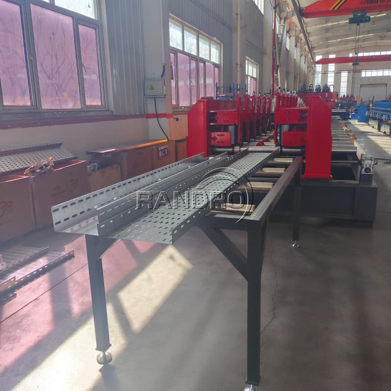 Máquina de formación automática de bandejas de cable galvanizadas en caliente de fábrica de China