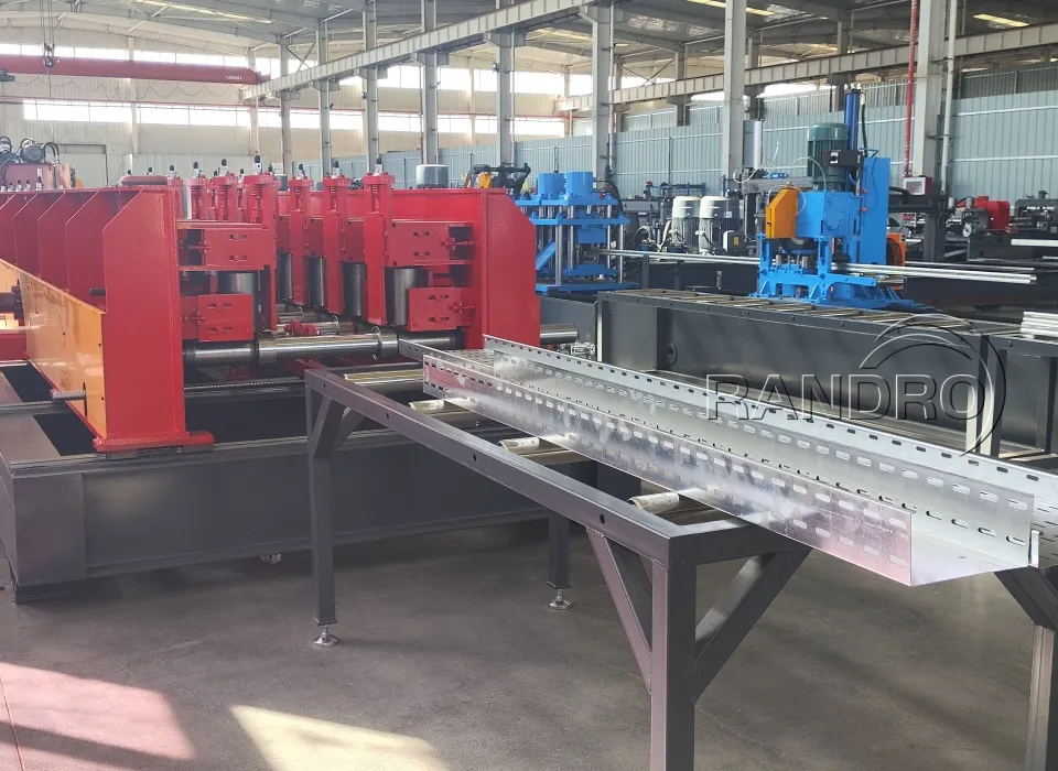 Máquina de formación automática de bandejas de cable galvanizadas en caliente de fábrica de China