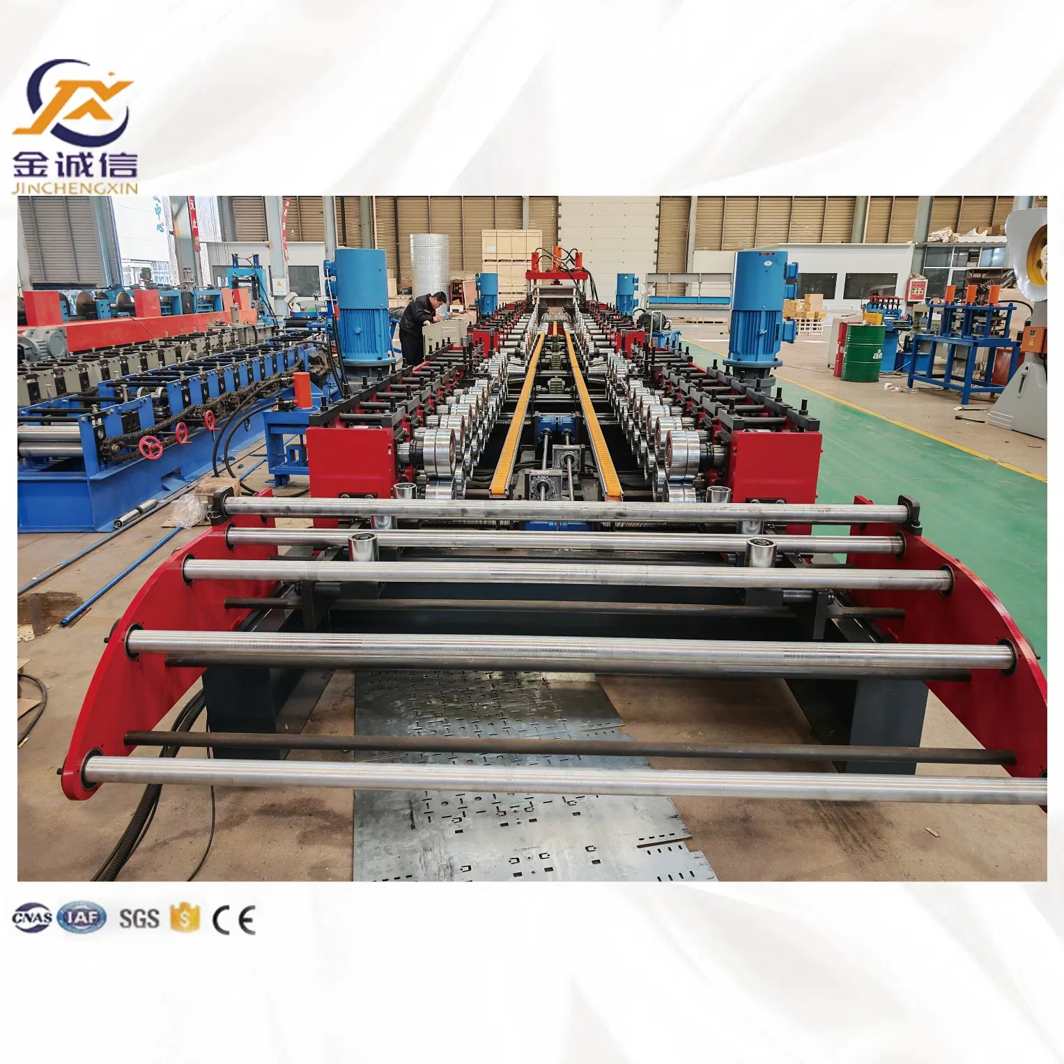 Máquina de fabricación de bandejas de cable con formación en frío totalmente automática y galvanizada previamente