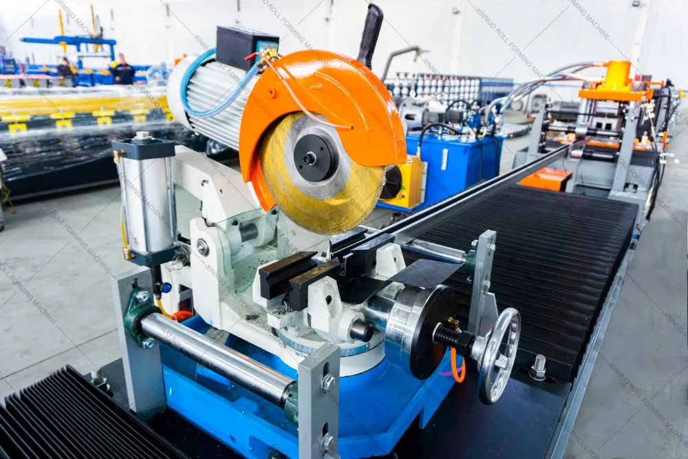 Máquina de conformado en frío de alta calidad utilizada para fabricar soportes de estructuras fotovoltaicas de paneles de energía solar