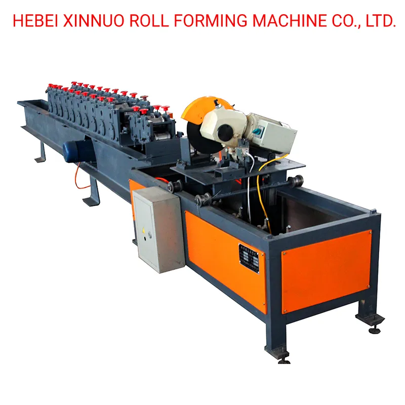 Línea de producción de máquina formadora de rollos de lamas de puerta enrollable de garaje de acero metálico PU fabricada en China