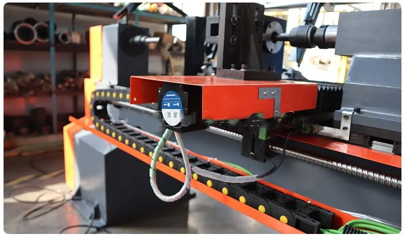 Ejes de movimiento del torno cnc