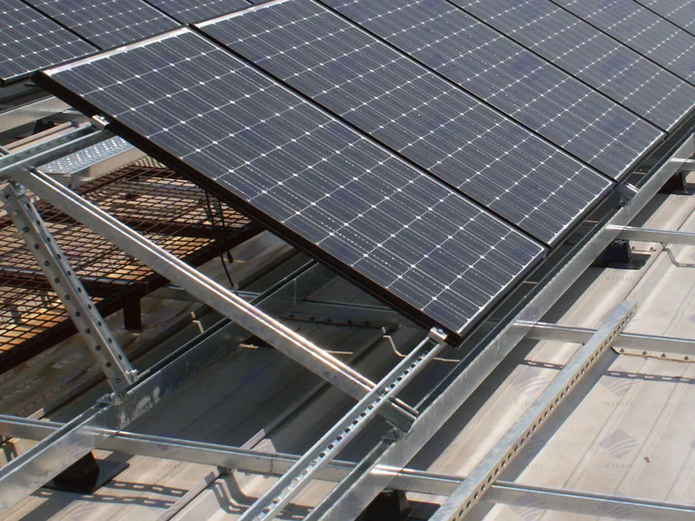 Máquina de conformado en frío de canal de soporte de estría solar