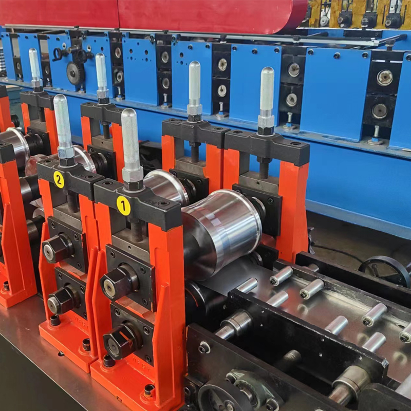 Control Remoto Automático para Puerta de Garaje de Rodillo de Aluminio Máquina de Formación en Frío para Puertas de Persiana Industrial