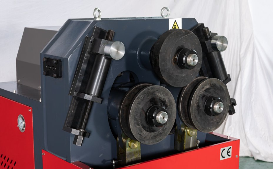 Máquina de doblado de tubos cuadrados y canales con rodillos hidráulicos para componentes de barandillas de acero inoxidable