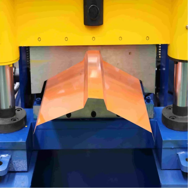 Parte de corte de la máquina de conformado de rodillos