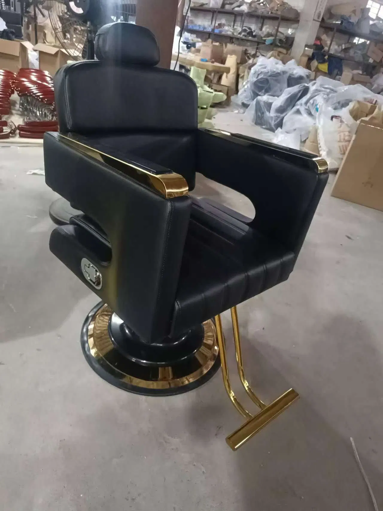 Classic Style Golden Hairdressing Barber Shop Hair Styling Chair Salon Reclining Barber Chair for Sale