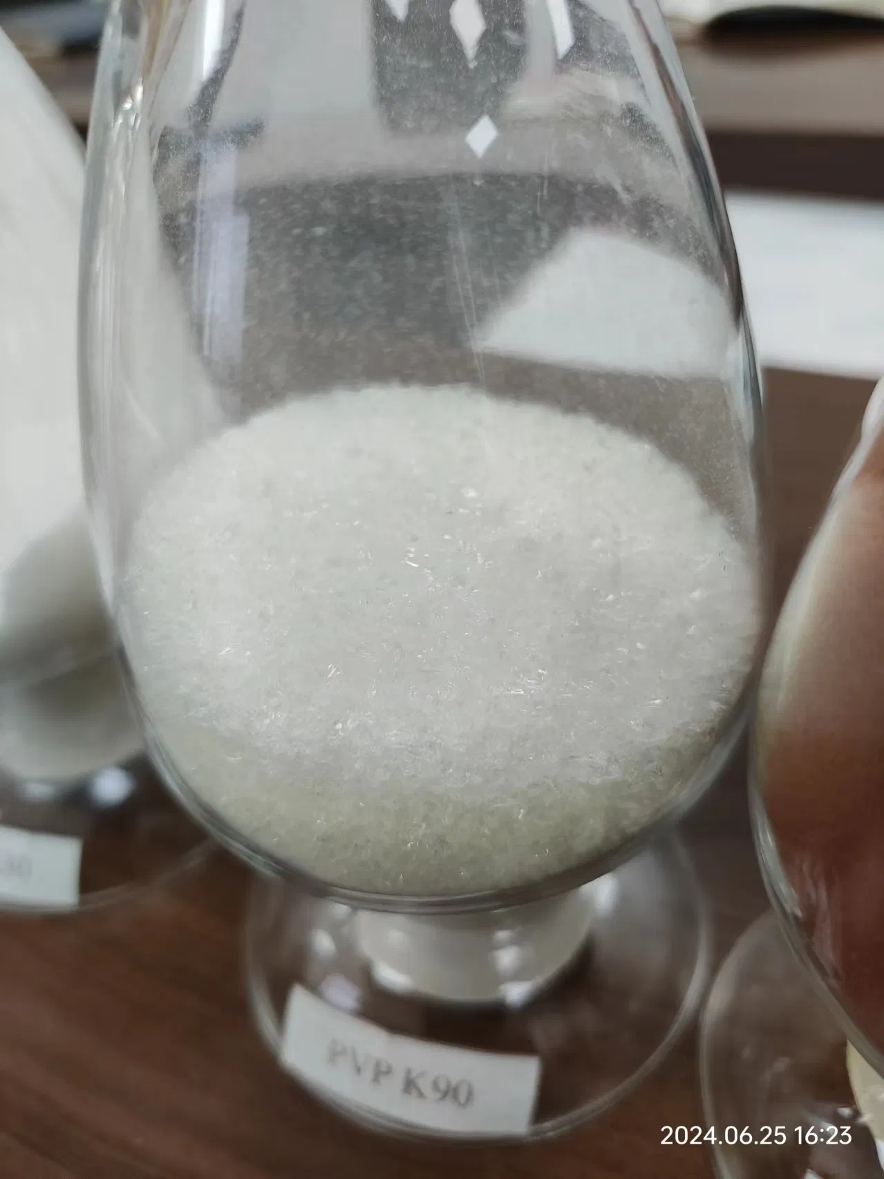 Povidone PVP K90 20% Solution Cosmetics Use Hair Styling Gel Raw Material CAS: 9003-39-8